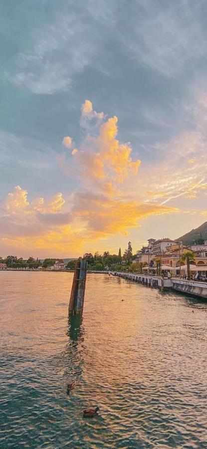 كافالكاسيل Sky And Lake المظهر الخارجي الصورة